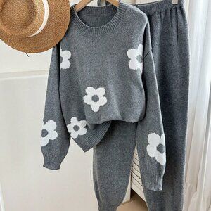 Grey Casual Women's Crochet Floral Pattern Sweater Top And Pants Knit Set
